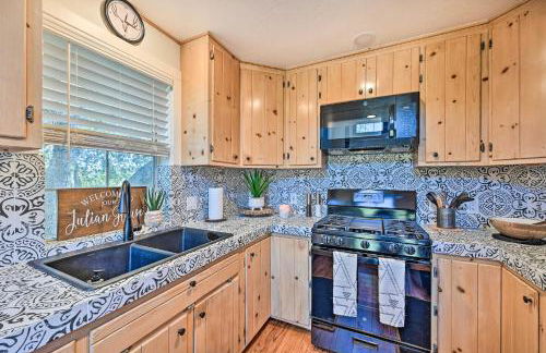 Inviting Julian Home with Scenic View and Hot Tub - Foto 8