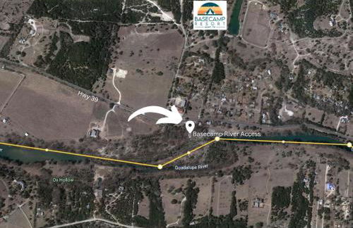 Pet-Friendly Glamping Cabin, with River Access in Ingram, Texas - Foto 6