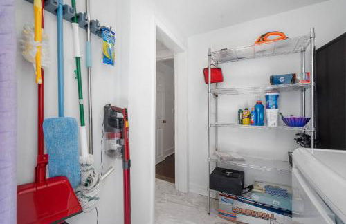 Vineyard Cottage-Pet Friendly & Walk to Oaklawn! - Foto 48