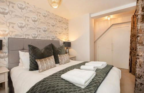 8 Blue Bridge- Elegant and Luxurious 1 Bedroom Apt- Free Parking - Photo 18