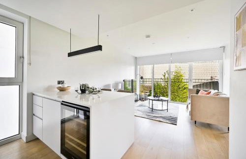 Modern Chic Flat Near Westfield Mall & Tube, Luxury & Comfy - Foto 5