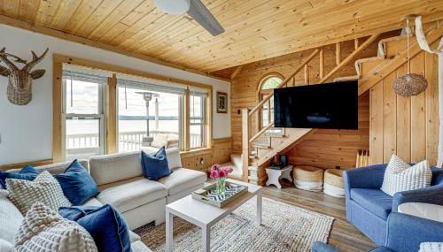 Updated Glen Arbor Cottage on Lake Dock and Mooring - Foto 3