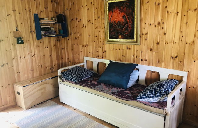 Tiny hut in the Forest Overlooking the River - Photo 7