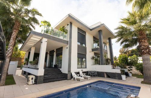 Exclusive Villa City, Beach & Golf - Photo 1