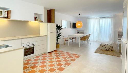 APARTAMENTOS LA PALMA FORNELLS - Photo 1