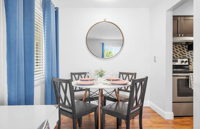 The Victor Apartments By Lowkl - Photo 17