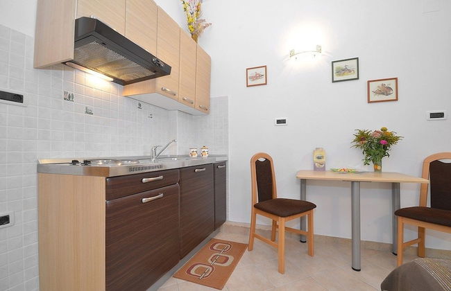 Bella Vista Apartments - Photo 22