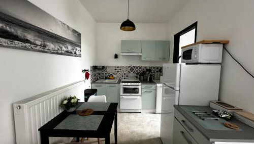 Escapade à 700m de la mer, parking et terrasse le capucin - Foto 3