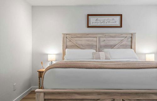 Chic & Stylish 1BR Retreat near Zilker Park - Photo 13