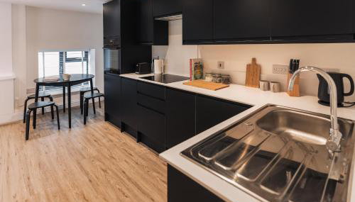 Wych Cottage, Striking 2 Bed, Parking, King Bed, First Floor Flat - Foto 4