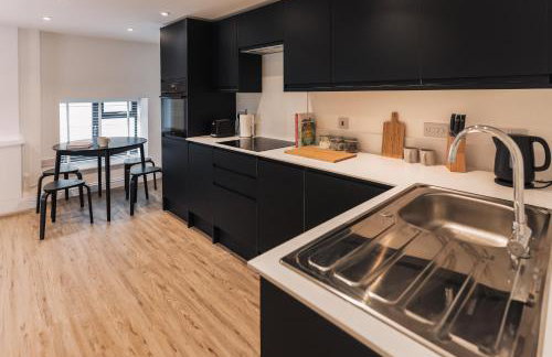 Wych Cottage, Striking 2 Bed, Parking, King Bed, First Floor Flat - Foto 4