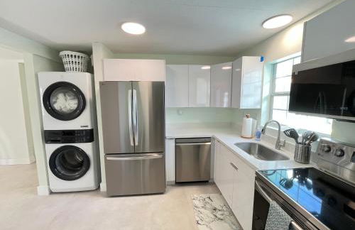 Weeki Wachee Retreat Canal home with hot tub kayaks canoe and boat with trolling motor included - Foto 18