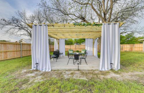1 Mi to Dtwn Waco! Lovely Home with Fire Pit Table - Foto 23