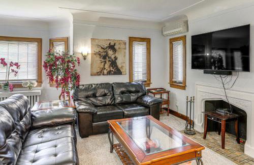 Striking Tudor Revival in Five Points District! - Foto 4