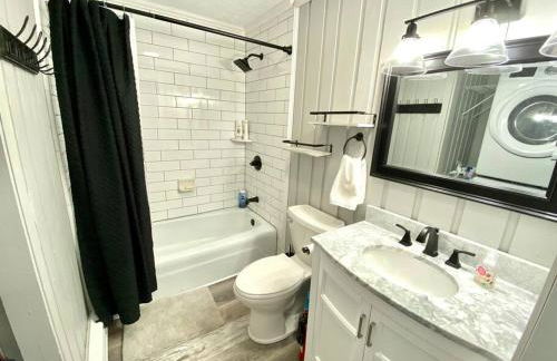 Cozy Charming Ski Chalet Sleeps 11 - Foto 31