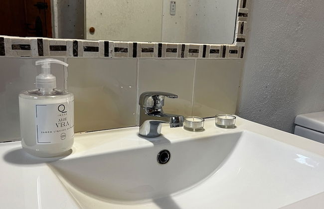 Lovely 10-bed Villa With Private Pool & Garden - Foto 18