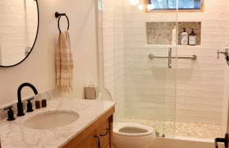 Lux, designer 8-acre retreat with private creek - Foto 27