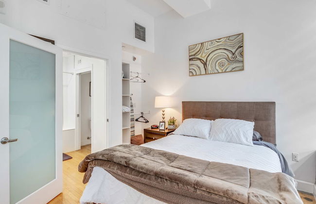 Stylish Deluxe 1BR At HWH by Oneluxstay - Foto 22