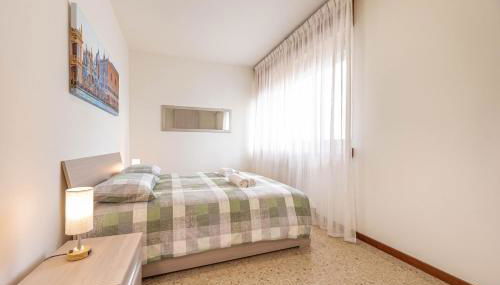 Sole Apartment Residence In Venice - 5min from Airport - Foto 4, furniture, towels, wardrobe, heating