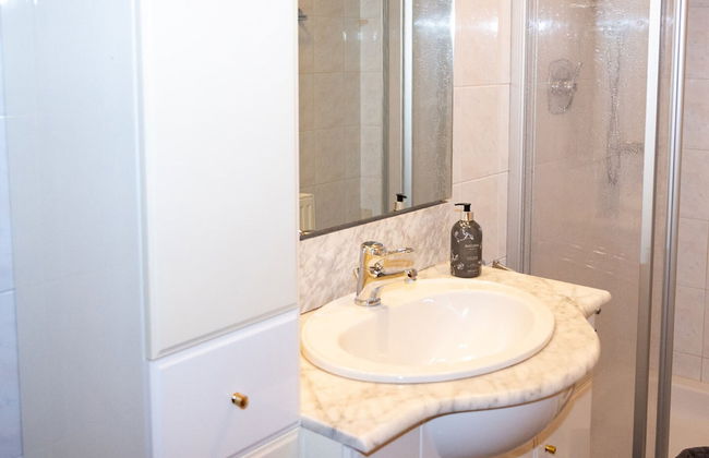 Holiday Flat with Pool Access - Foto 16