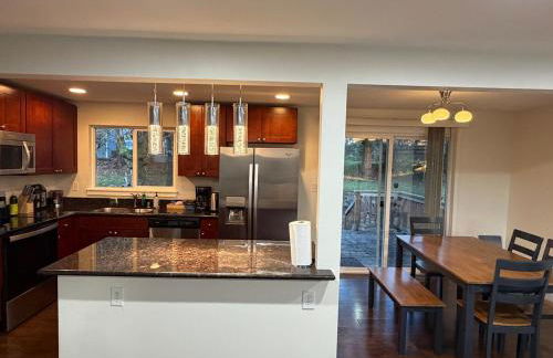 Cozy Kirkland Home in Prime Location - Foto 8