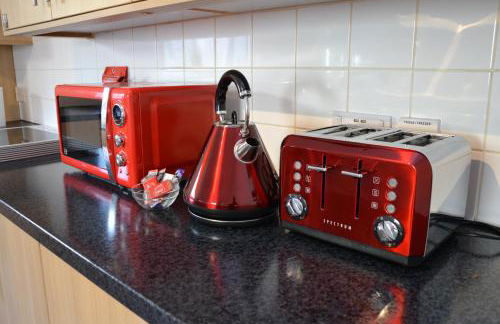 Modern 3 bed home, Free Parking, Free Netflix and WIFI - Foto 15