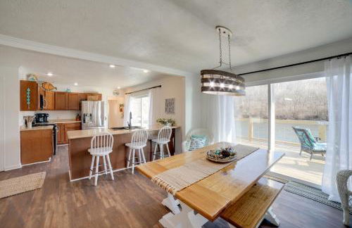 Charming Riverfront Retreat in Monticello! - Foto 2