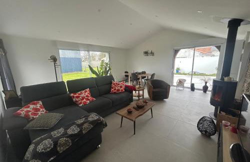 Charmante Maison Rénovée Proche Plage et Forêt avec Jardin - FR-1-652-57 - Foto 29