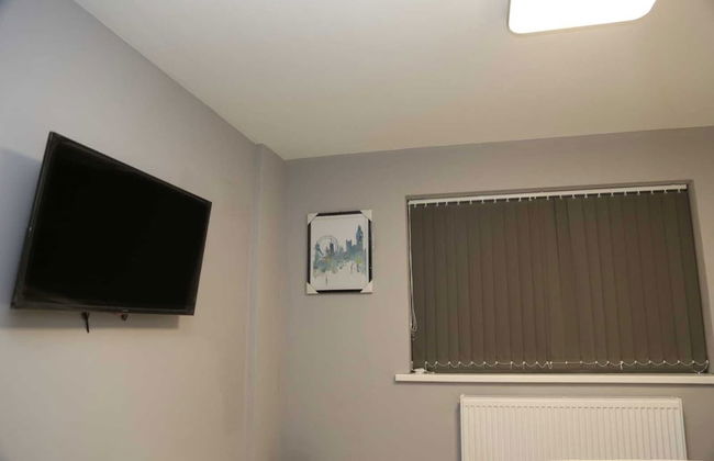 Budget Ensuite Room Woolwich - Photo 5