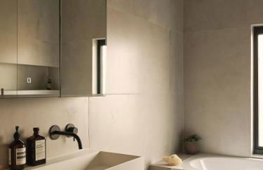 Elegant 4-Bed Townhouse Private Garden Parking - Foto 12