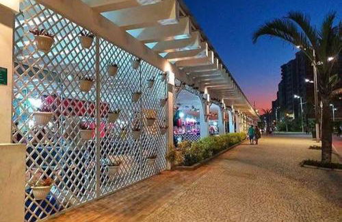 Casa Lindíssima e Espaçosa com 2 Piscinas - Adulto e Infantil, Perto da Praia, Opção da Piscina Adulto Aquecida Cobrado à Parte, 4 Quartos Frente as Piscinas, Área Gourmet Completa com Churrasqueira, Forno e Fogão a Lenha, Mesa de Bilhar, Lareira na Sala - Photo 49