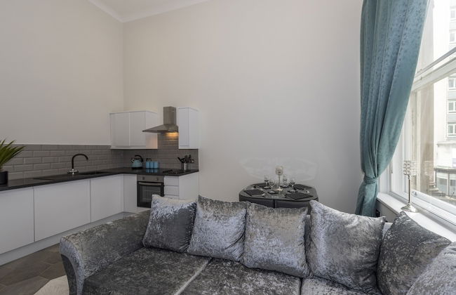 Union Bank Apartments - Photo 28