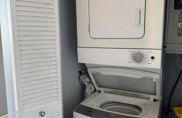 King-Bed Loft - Free Garage Parking - Full Kitchen - Foto 22