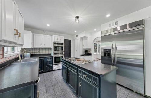 Mediterranean villa hot tub fire place•fire pit - Foto 5