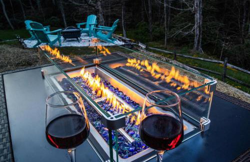 Ascension Cabin - hot tub, fire pit, babbling brook - Foto 7