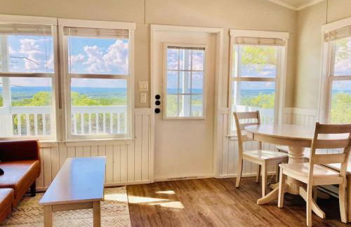 Nest - Texas Tiny House with a Big View - Photo 21