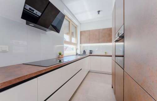 Modern 2BDR Apartment - Business Zone - Free Garage Parking - Photo 14