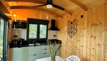 Costa Brava Insólita con Piscina Privada, AC, WIFI, Parking, Terraza - Photo 4