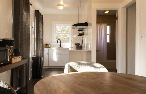 Yosemite Cottage Retreat- Half Block to Downtown - Foto 21