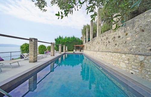 Villa Rachele: stunning luxury villa in centre Gargnano with private pool and breathtaking views - Foto 5