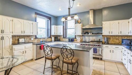 Massive 5 bedroom downtown - Photo 5