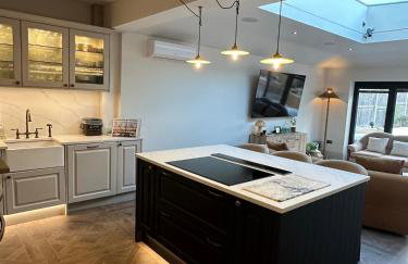 High spec 4 bed Victorian house - Foto 8