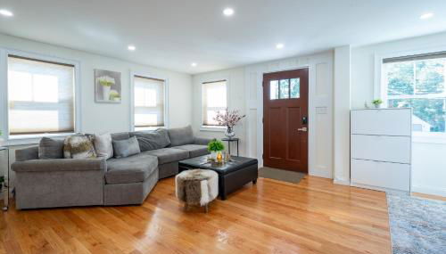 Elegant 4BR Home Yard 4 Parking in Dedham - Foto 2