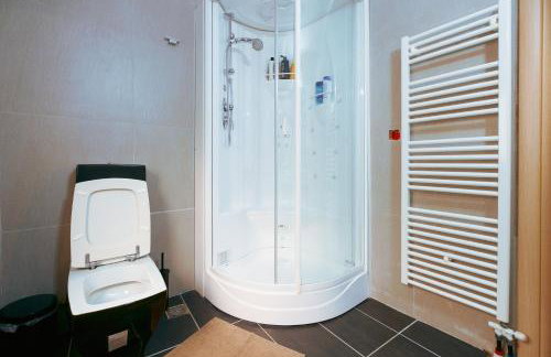 Casa Veranda - 3 Bedroom House with BBQ & Backyard - Foto 5