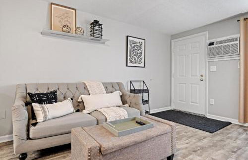 Stylish 1st Flr 1Bed Condo-Close to Downtown Dover - Photo 8