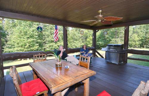 Mountain Meltdown - Pet Friendly, Grill, Wifi, Fire Pit, EV Station -Shared Space - Grill, Fire Pit, Covered Porch, Fountain Pond - Foto 19
