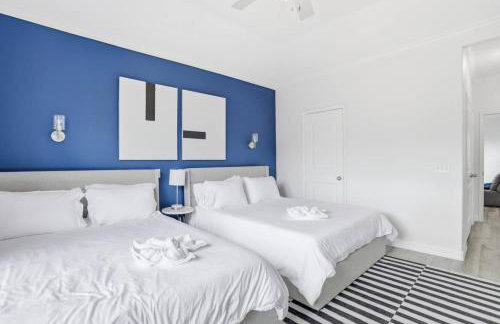 O18B Spacious 3BR Home Sleeps 10 With 2 Living Areas - Foto 42