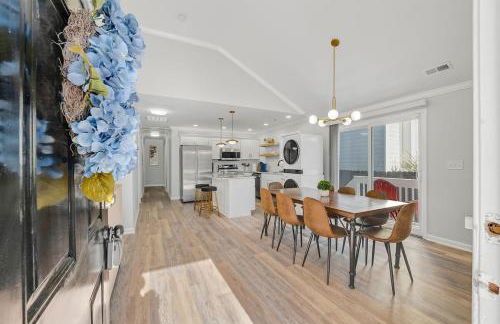 Renovated bungalow in DT Raleigh w firepit & king bed - Foto 3