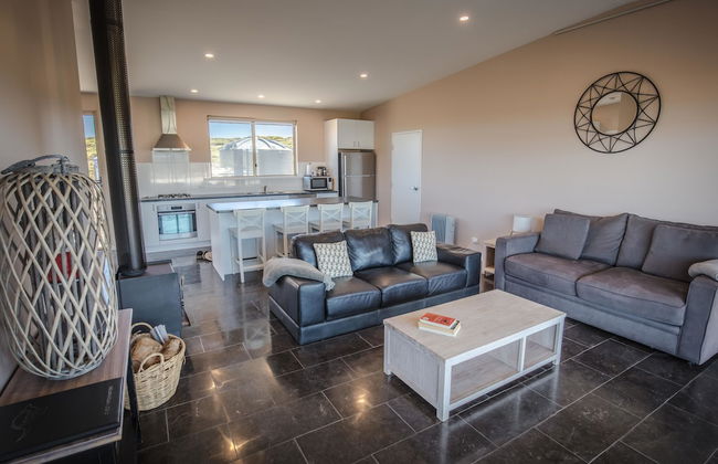 Hanson Bay Wildlife Sanctuary and Cabins - Photo 5