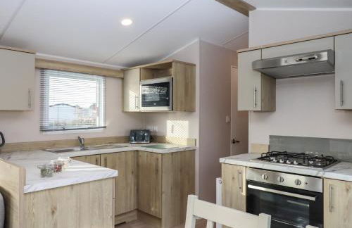 Caravan B61 at Landscove Holiday Park - Photo 10